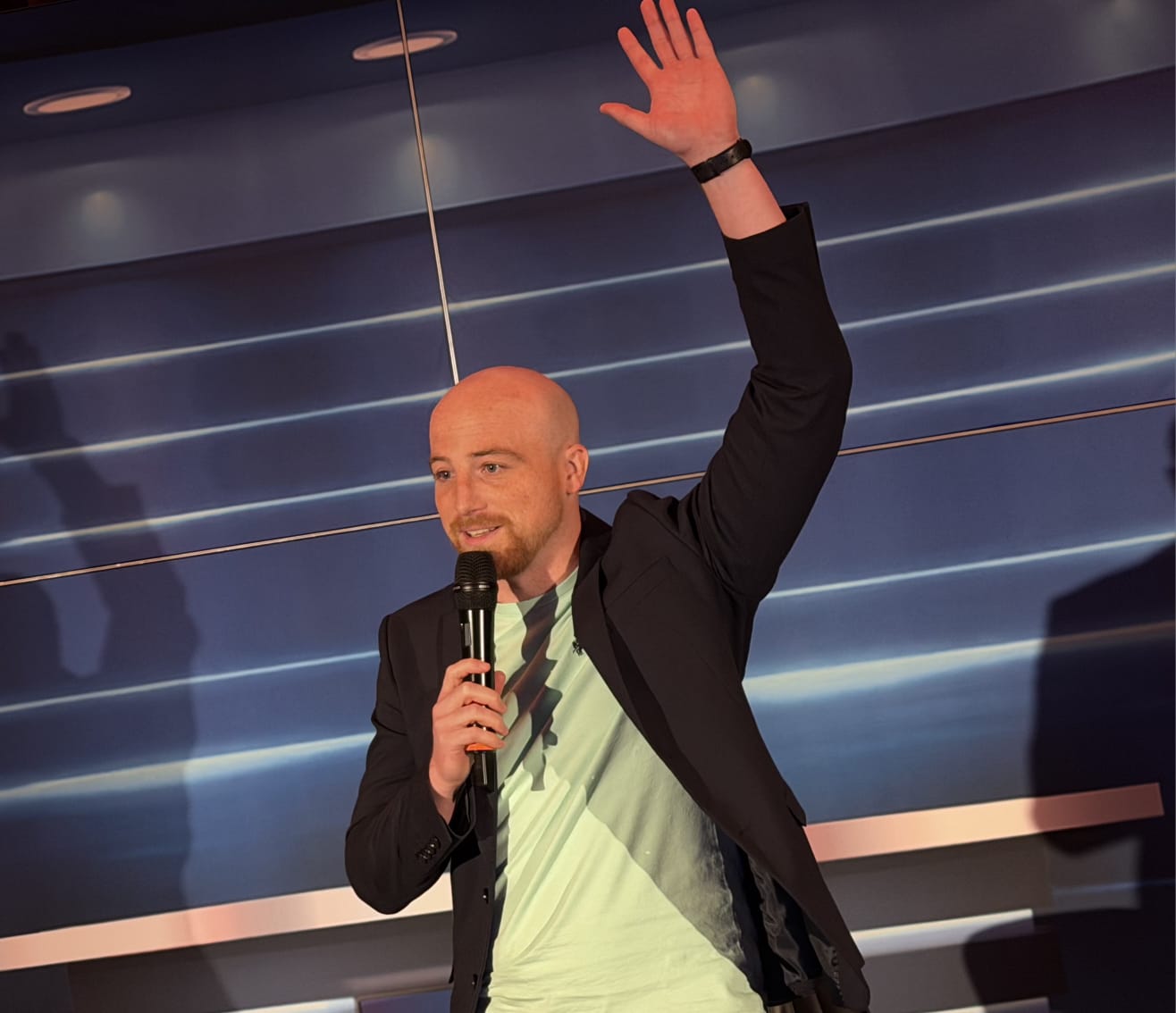 WhatsApp Image 2025-11-22 at 23.30.38